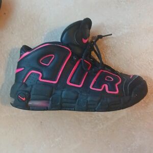 Air Nike More Uptempo sneakers size 6y